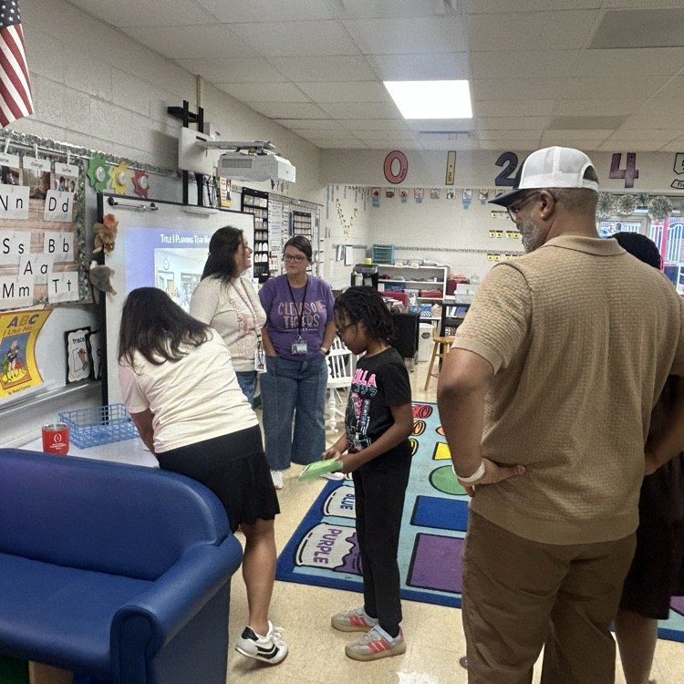 Mrs. Leisten is leading a Title One Parenting session