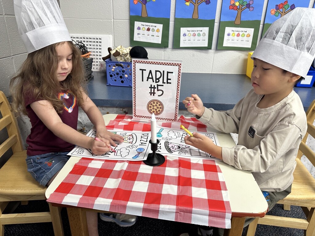 Pizza coloring station