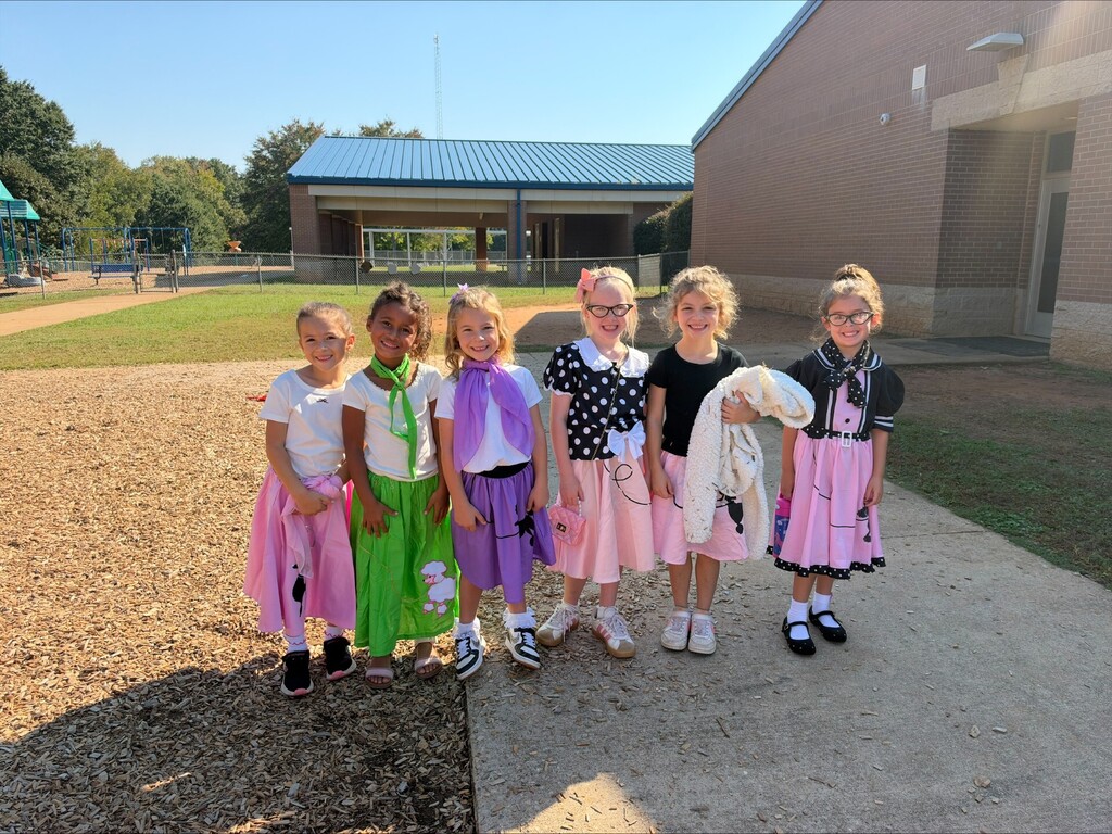Poodle skirts galore with these 1st grade fashionestas