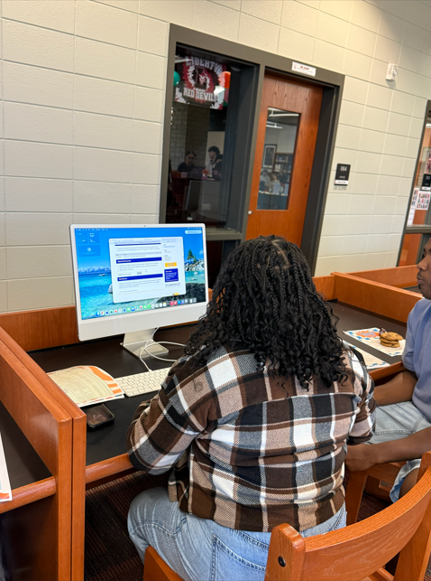 Students participating in College App Day