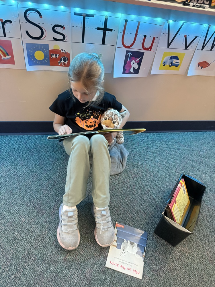 Mrs. Oldenburg's class filled their compliment jar and were able to bring their stuffy to class! 