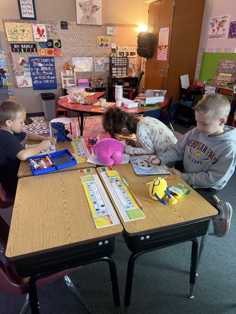 Mrs. Oldenburg's class filled their compliment jar and were able to bring their stuffy to class! 