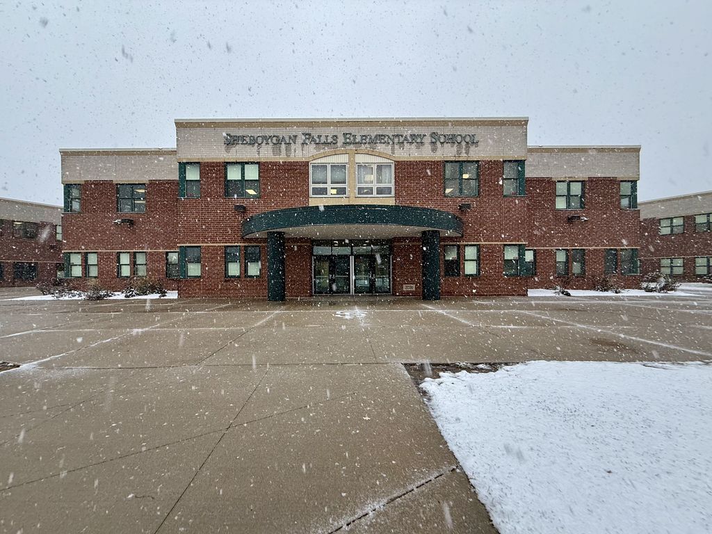 Winter is here! The snow is pretty but WET! Please be sure to have boots and proper winter gear, for all students 4K-4th. Safe Winter fun for everyone!
