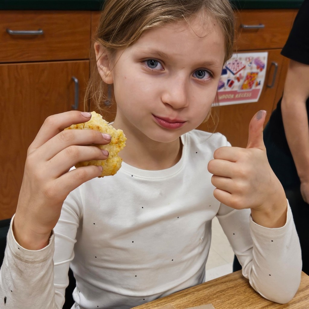 Tasting biscuits and honey