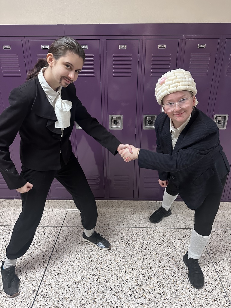 SFHS students dressed as John Hancock and Alexander Hamilton are celebrating Founding Fathers Day!