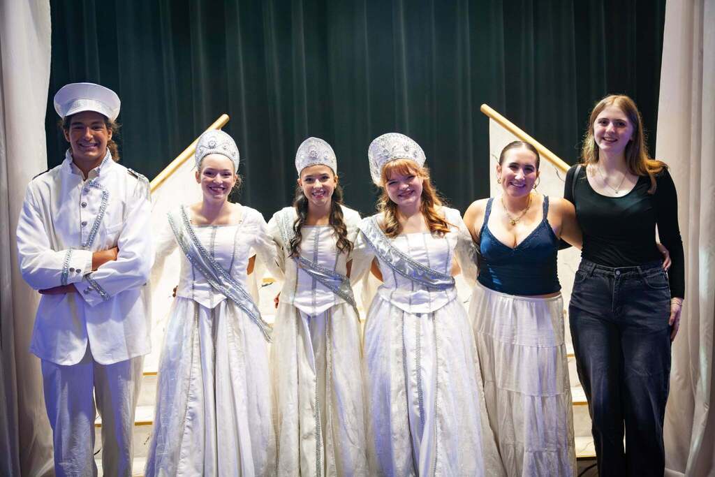 Cast of Anastasia