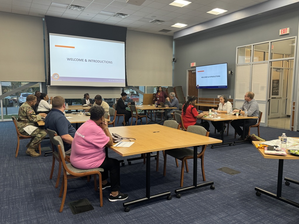 Group of people having a discussion 
