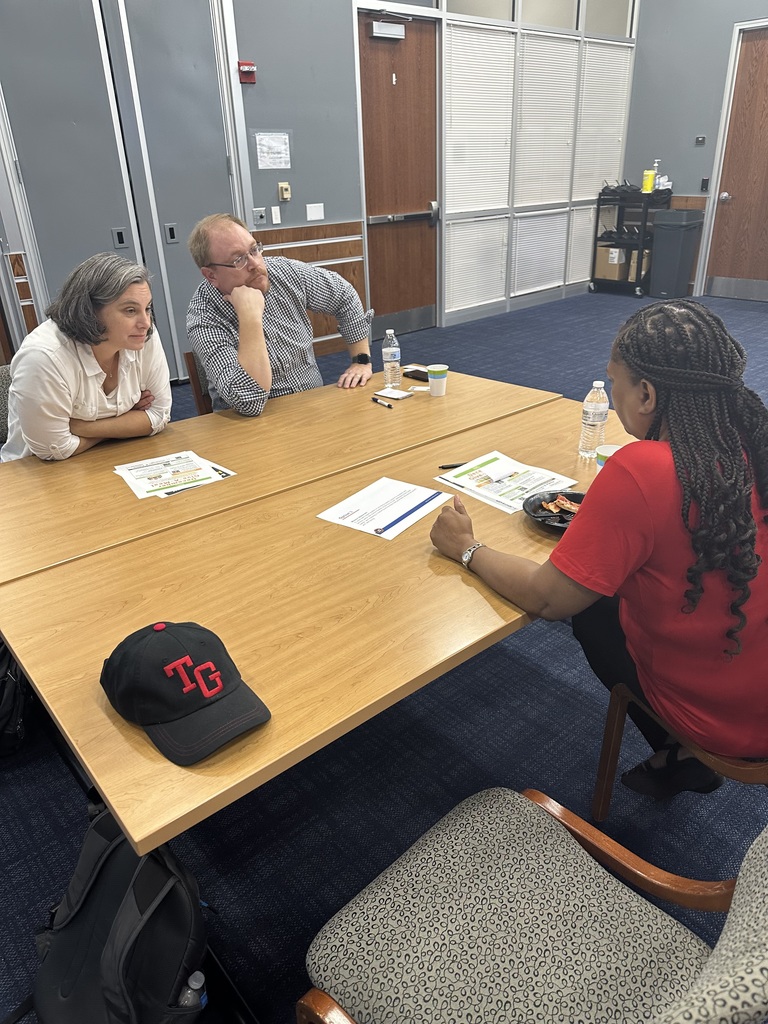 Group of people having a discussion 
