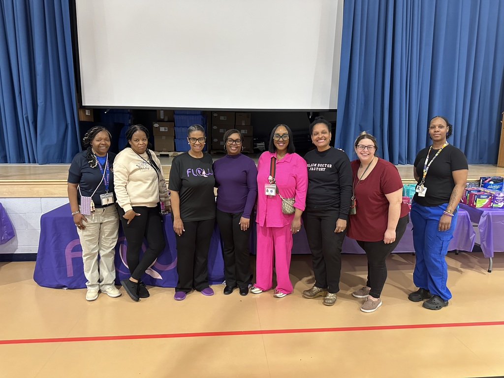 A group photo with women smiling