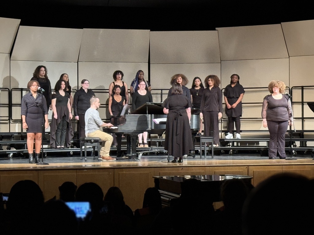 WPSHS Spring Choral Concert - Choir singing