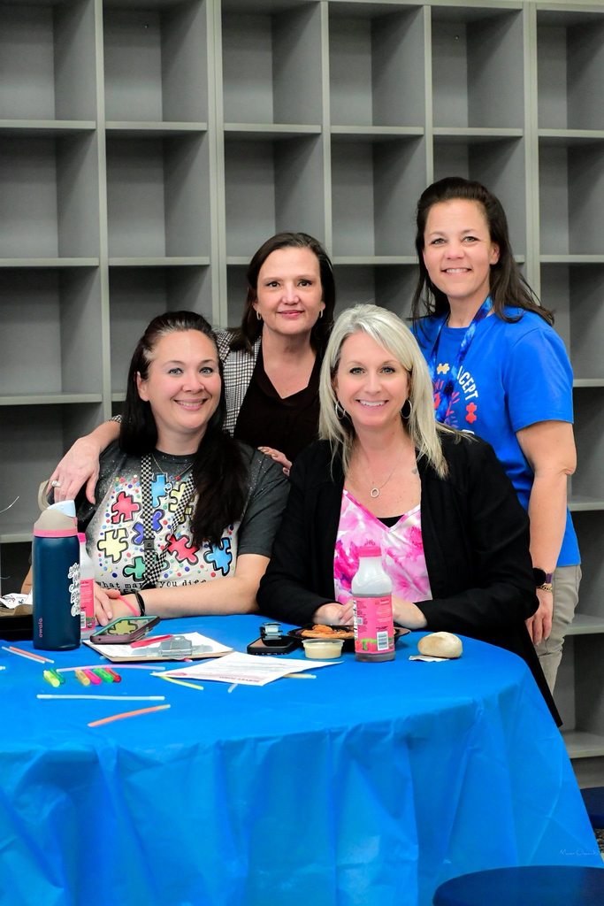 Hannah Penn PreK-8 students, families, and staff gathered in Hannah Penn PreK-8's school cafeteria for a Family Engagement event titled Harmony Night.