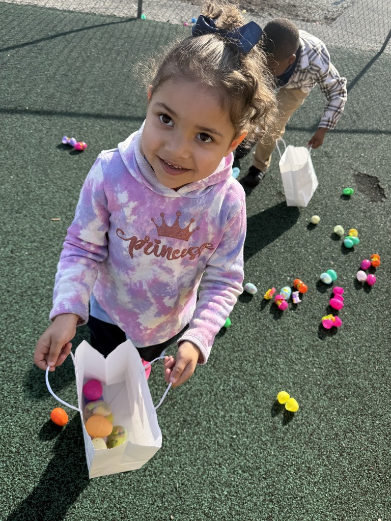 McKinley PreK-8 students are participating in a school-wide Egg Hunt outdoors. 