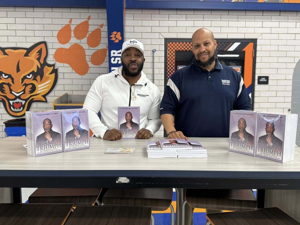 William Penn Senior High School families recently attended the Bearcat Balance event in the William Penn Cafeteria. Author and CEO of Major Preparation LLC, Bryan Majors, shared powerful insights from his book “Training for Triumph: How to Prepare Mentally, Physically, Emotionally and Spiritually for Your Life Long Goals.”