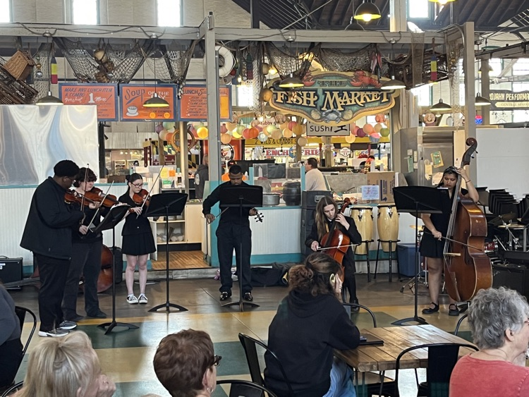 WPSHS performing in central market