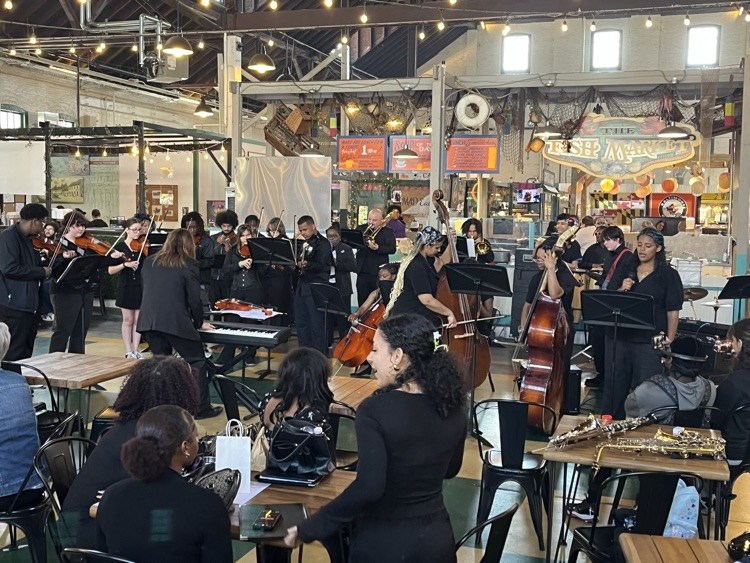 WPSHS performing in central market