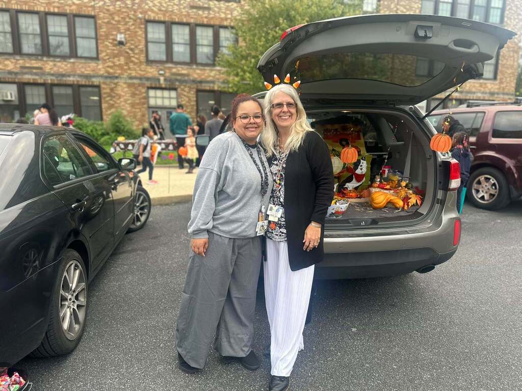 Smith STEAM Academy families and staff recently participated in their annual Trunk or Treat outdoors.