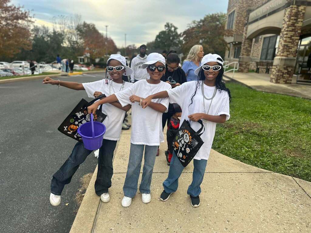 Smith STEAM Academy families and staff recently participated in their annual Trunk or Treat outdoors.
