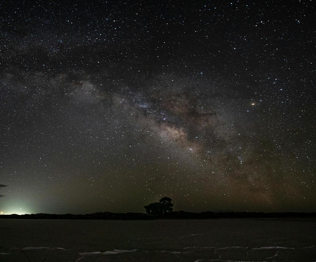 Happy Friday, all! Do you have plans this weekend? Because, the moon reaches the new moon phase officially Sunday! Therefore, if you can, and the weather cooperates, it would be an ideal few nights for stargazing! #wherethestarshangout