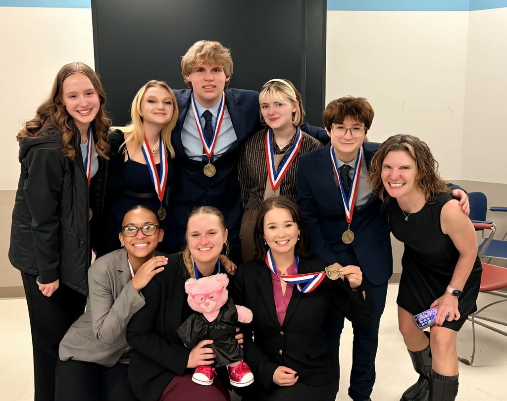 Back row: Lydia Williams, Hope Kennedy, Jayden Donald, Ky Kantin, Mackenzie Bizub, Libby Mueller Front row: Ashantay Robinson, Layla Amerling, Dakota Steltman, Libby Mueller