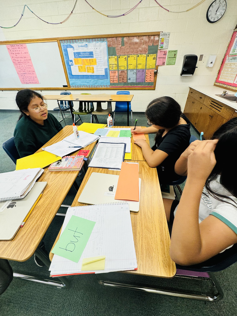 Sentence builders at work! Our 6th graders are mastering conjunctions with fun and focus in Mrs. Arriola’s class.