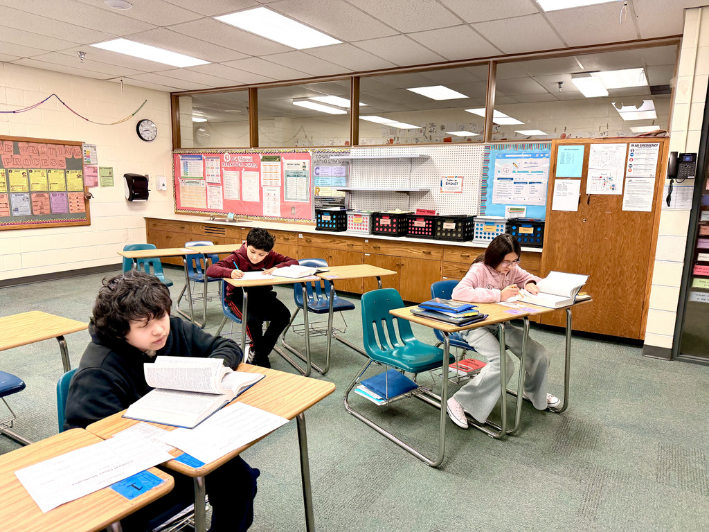 📚💡 Learning the basics, mastering the magic. Dictionaries + context clues = writing success! 6th Grade Writing Class!