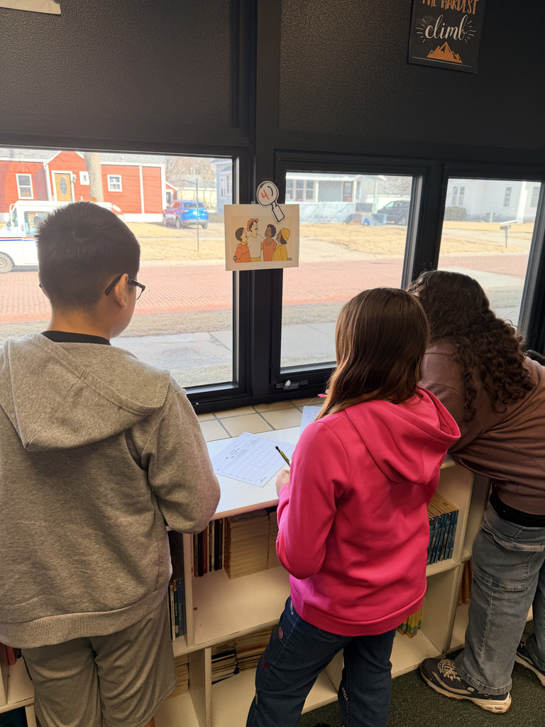 🕵️♀️📸 Be a Grammar Detective in action! 6th Grade writing students used pictures, teamwork, and discussion to practice subject-verb agreement—finding the subject, choosing the correct verb, and explaining their thinking. Visuals + movement = deeper learning!