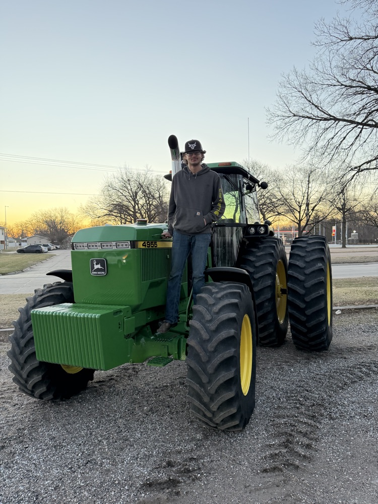 The FFA boys rolled into school a little louder than usual today! Happy National Ag Week from the Schuyler FFA Chapter 💚💛