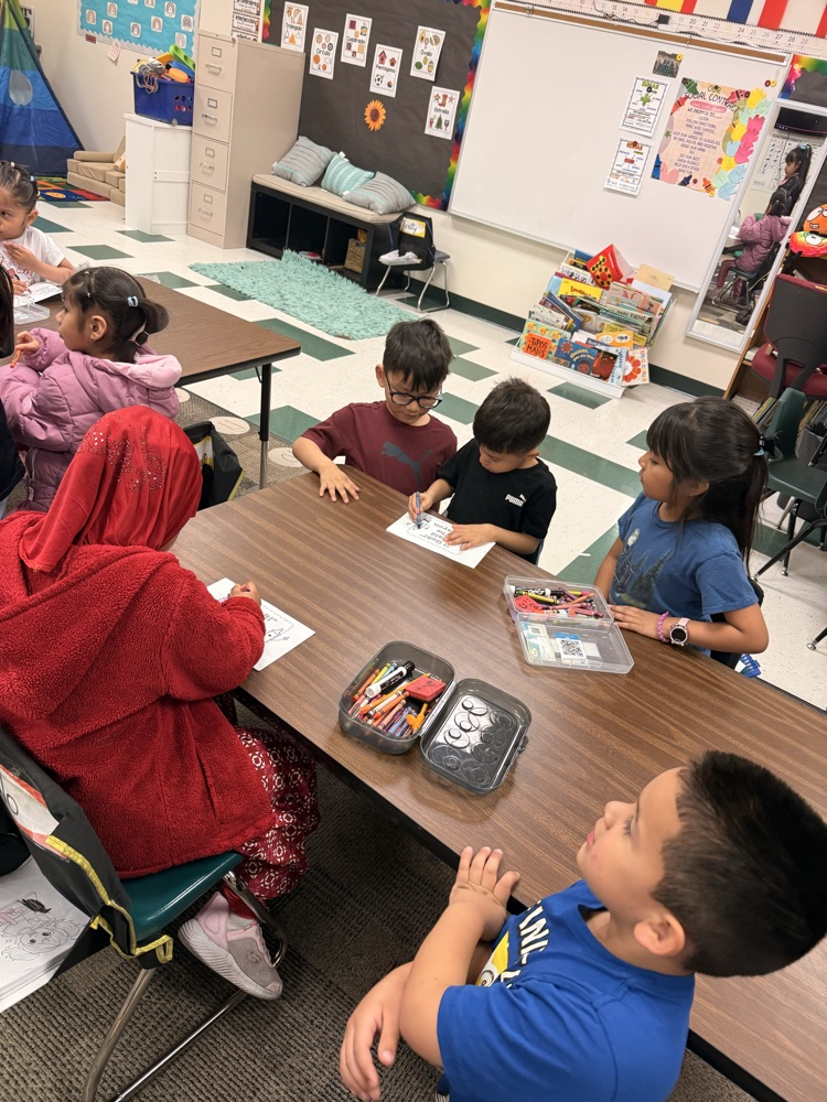 We had a wonderful visit! The Head Start students spent time with our kindergarten class—they read a story together and did some coloring.