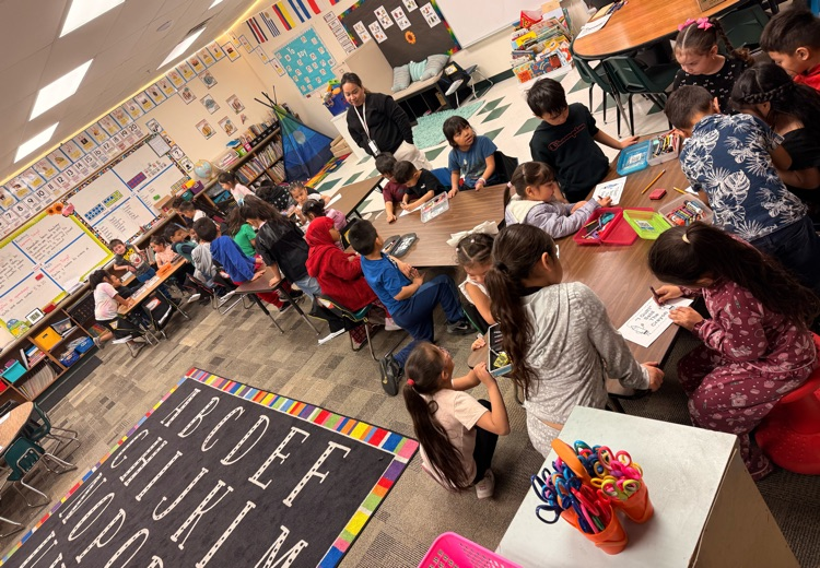 We had a wonderful visit! The Head Start students spent time with our kindergarten class—they read a story together and did some coloring.