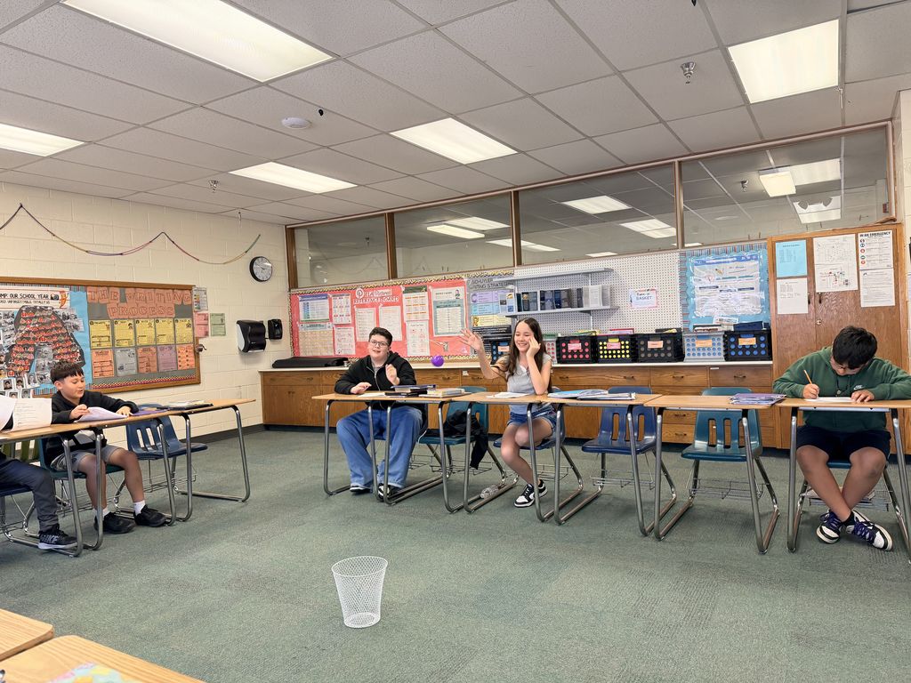 In 6th Grade Writing, we’re shooting for knowledge and points! 📚🏀 Get it right, take your shot! 🎯