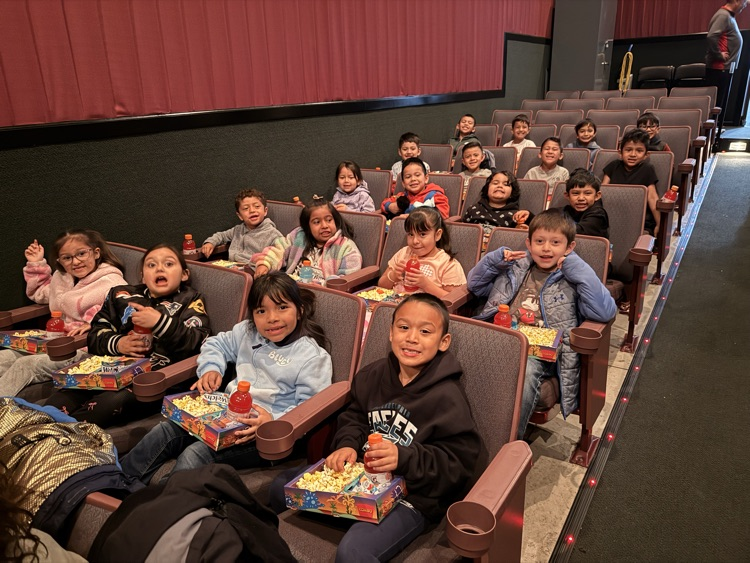 Today, Mrs. Cano’s class enjoyed a morning at the movies! 🎬