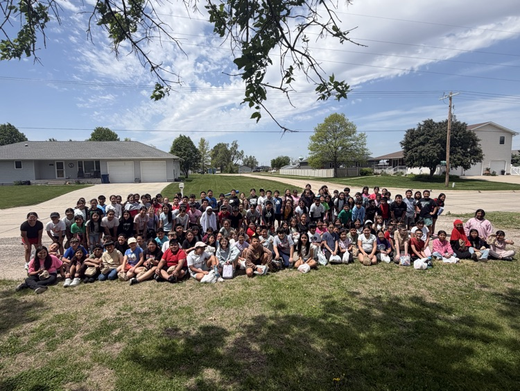 4th grade class having Park Day 