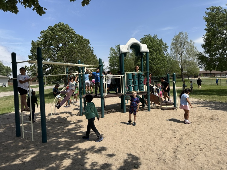 Park Day!!☀️🛝💫