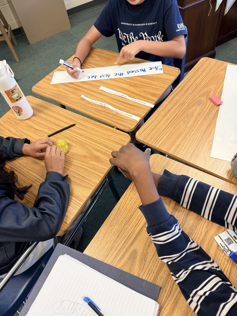 🧩✍️ Think, arrange, and create! | ¡Piensa, organiza y crea!  Our 6th-grade writing class worked together in an engaging group activity—arranging clauses in the correct order to build complete sentences and confidently sharing their creations with the class! 📚💬👏   ¡Aprendiendo juntos, construyendo oraciones y disfrutando de la escritura! 🌟  Nuestra  de escritura de 6.º grado trabajó en equipo en una actividad dinámica: organizaron las cláusulas en el orden correcto para formar oraciones completas y luego compartieron sus creaciones con toda la clase. 📖🤝✨