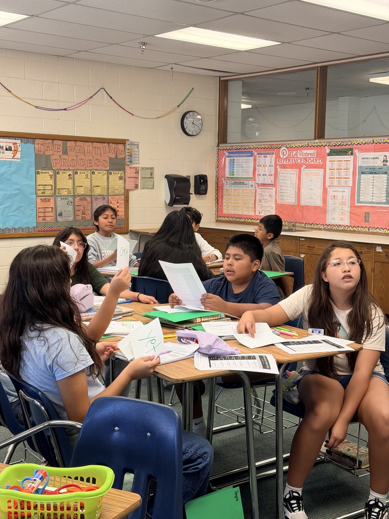 Grammar in Action! | ¡La gramática en acción! Our 6th grade writers worked together to choose the correct coordinating conjunction and then put their skills into practice by creating their own compound sentences. 🤝✨📝 Nuestros estudiantes de 6.º grado trabajaron en equipo para elegir la conjunción coordinante correcta y luego pusieron en práctica sus habilidades creando sus propias oraciones compuestas. 