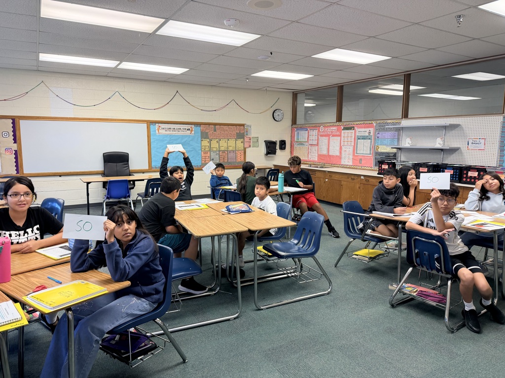 Grammar in Action! | ¡La gramática en acción! Our 6th grade writers worked together to choose the correct coordinating conjunction and then put their skills into practice by creating their own compound sentences. 🤝✨📝 Nuestros estudiantes de 6.º grado trabajaron en equipo para elegir la conjunción coordinante correcta y luego pusieron en práctica sus habilidades creando sus propias oraciones compuestas. 