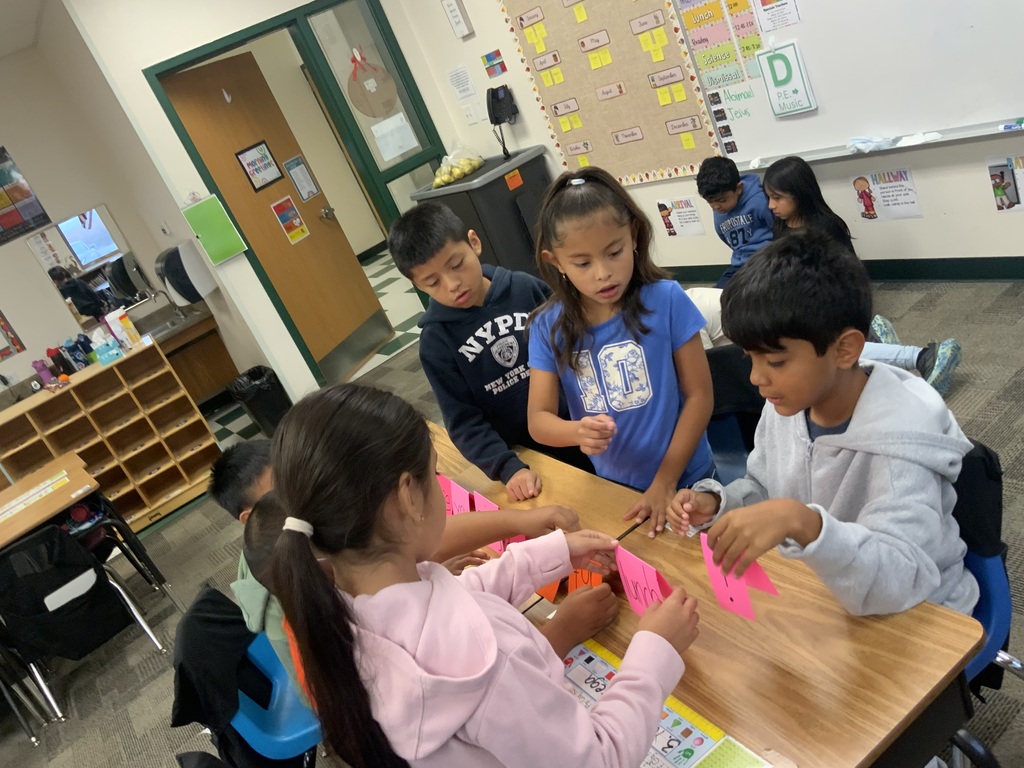 Mrs. Cariit’s class had fun learning how to build and create and create complete sentences!