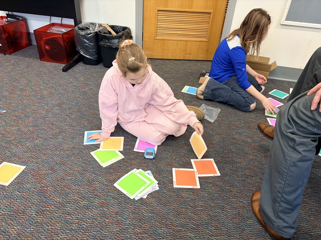 EC Students at MakerSpace