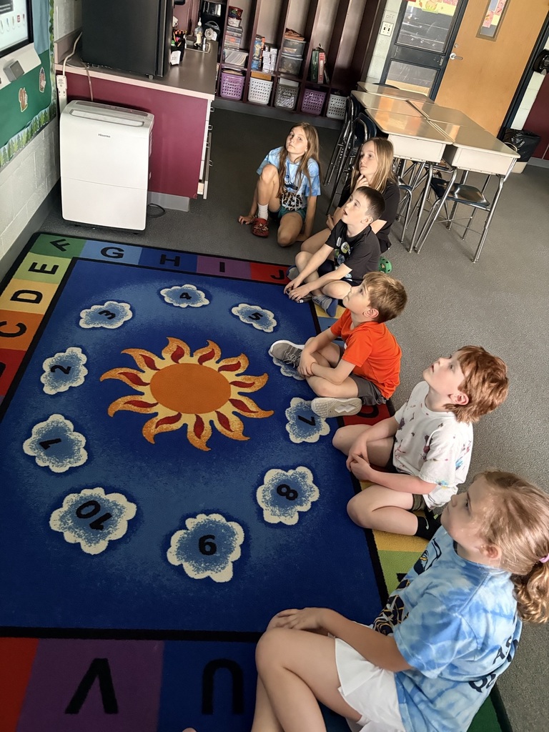 SHAEC students with author Dav Pilkey