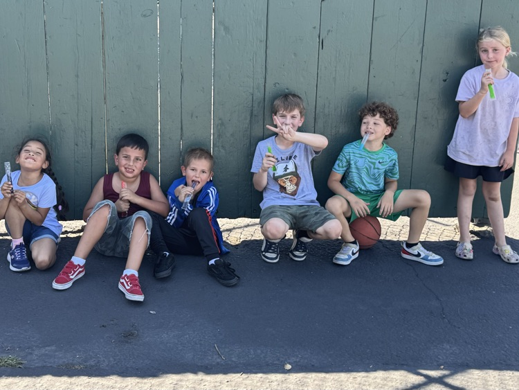 students with otter pops 