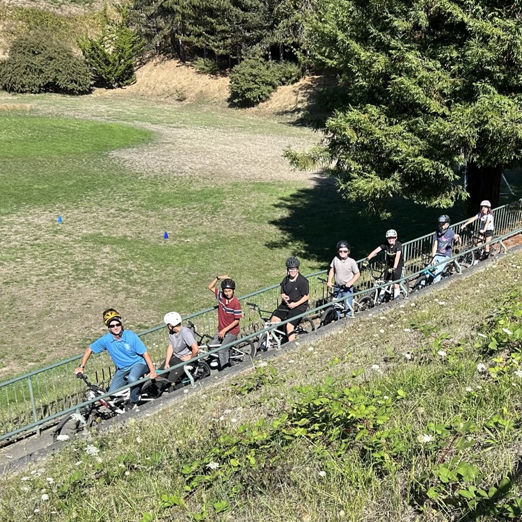 kids on bikes 