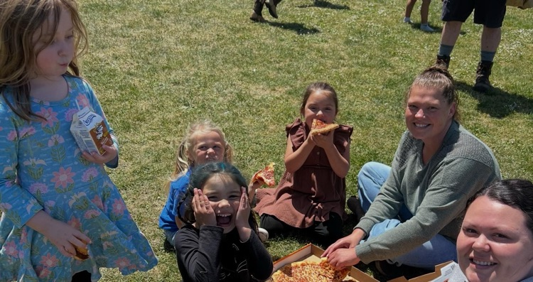 lunch on the lawn