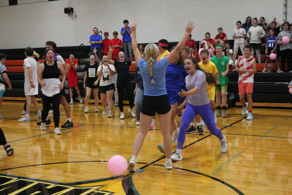 Palmer took the crown for eighth grade in balloon pop!