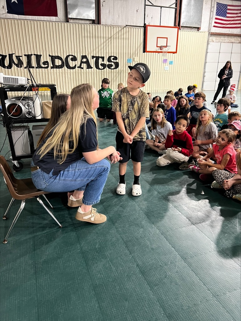 femall 911 presenters speaking to class