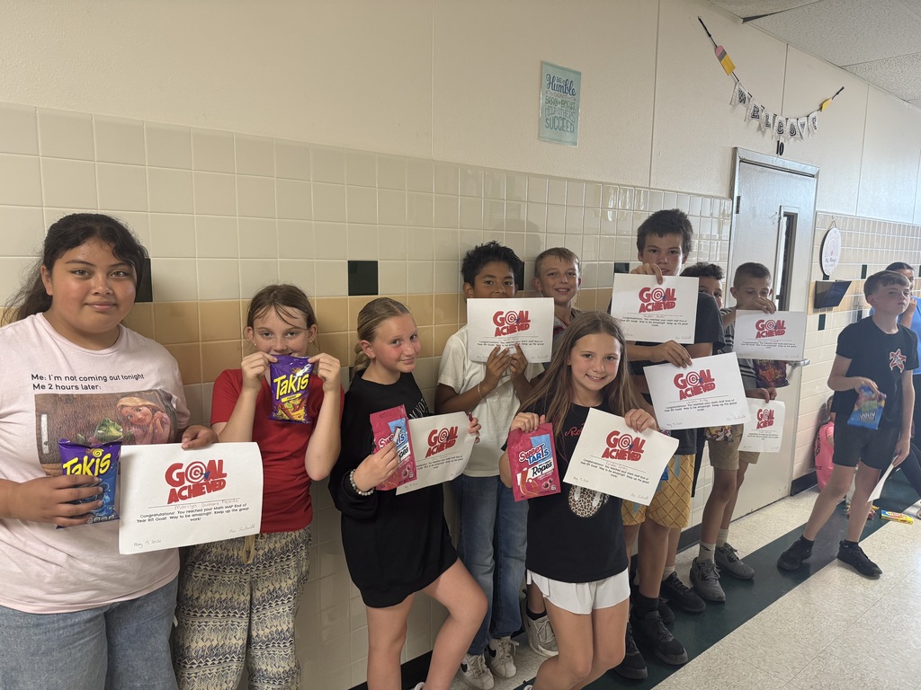studentas with certificates