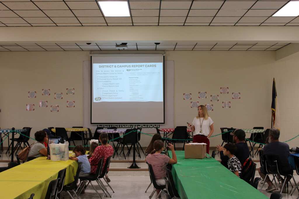 melanie bowers presenting at the title one parent meeting