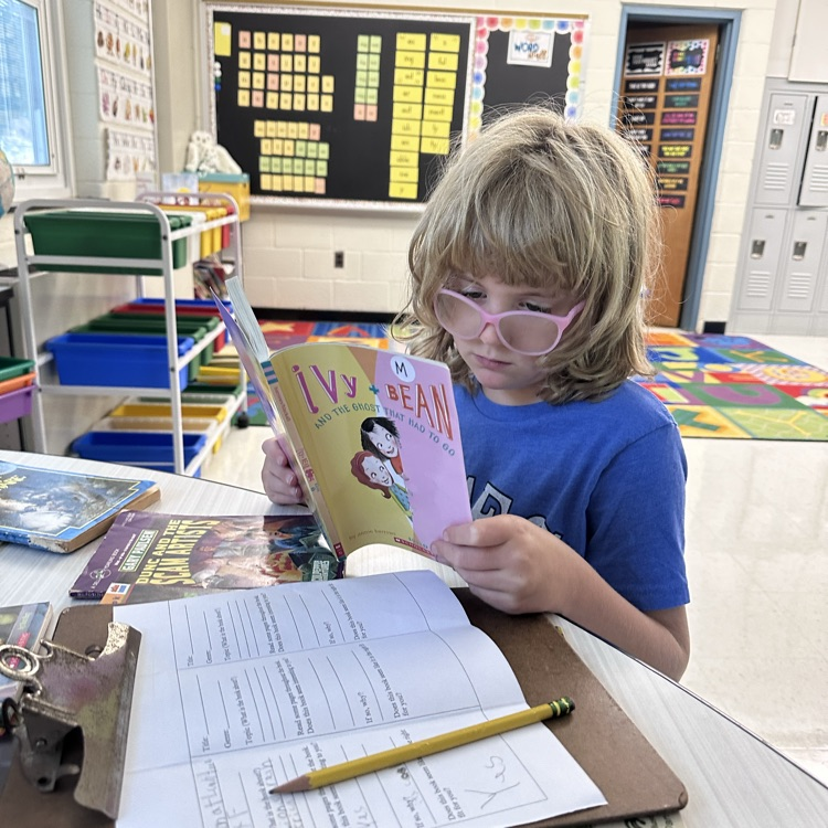 Third graders enjoyed a Starbooks Cafe to learn about all the different genres!