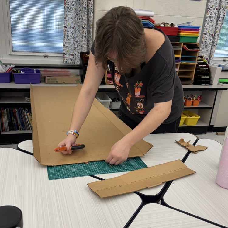 8th graders are making progress on their STEM cycle projects. Can you guess what they are making? 🪚🎨