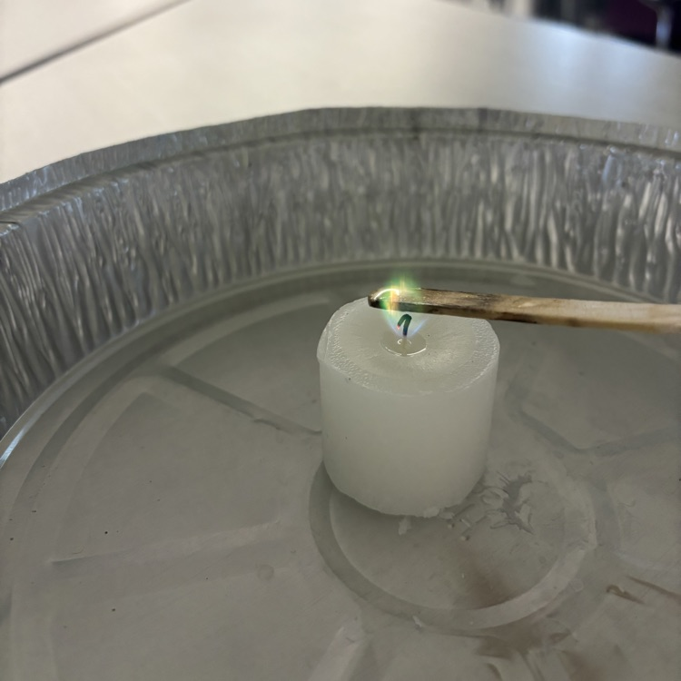 8th graders have had a busy couple of weeks in science. They tested how different compounds can affect the color of a flame, they did some “speed dating” to learn how different elements bond together, and they explored the pH of various substances. 🧪