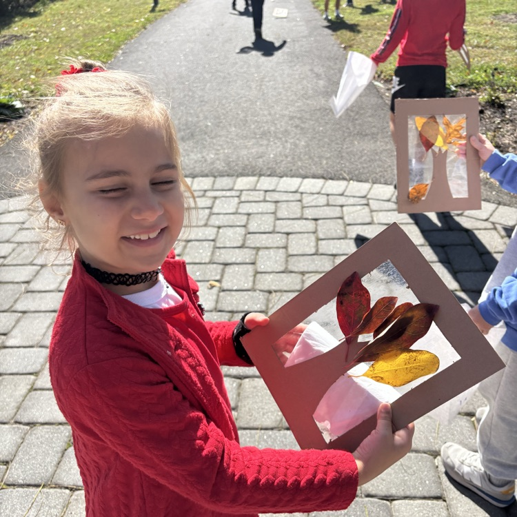 Exploring the fall foliage and making some beautiful art with leaves! 🍁#STEM